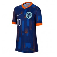 Camisa de Futebol Holanda Memphis Depay #10 Equipamento Secundário Mulheres Europeu 2024 Manga Curta